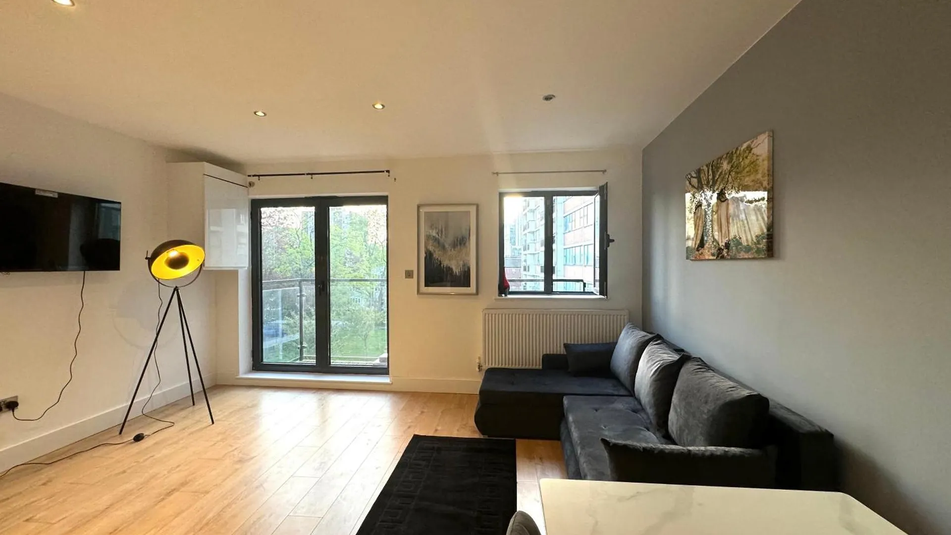 Stunning 2Bedroom Flat With 2 Balcony In Whitechapel - 5Mins To Aldgate Station London